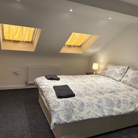 Luton Home Near Airport Private & Shared Bathroom Option Zewnętrze zdjęcie