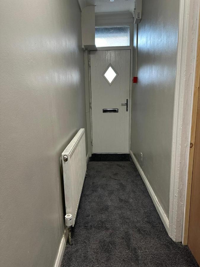 Luton Home Near Airport Private & Shared Bathroom Option Zewnętrze zdjęcie