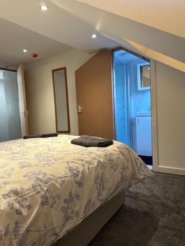 Luton Home Near Airport Private & Shared Bathroom Option Zewnętrze zdjęcie